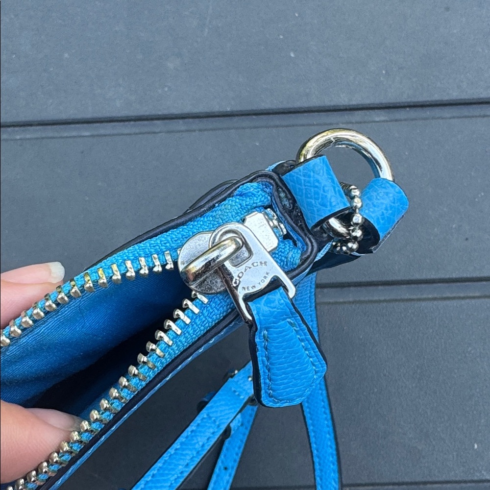 Coach crossbody - Picture 7 of 8